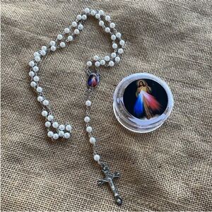 Divine Mercy Rosary with White Beads New Box sacred Heart
